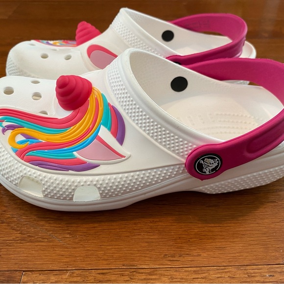 Girls Unicorn Crocs Juniors Size J3 - Picture 9 of 9
